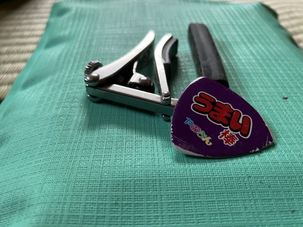 使ってるカポ。ピック